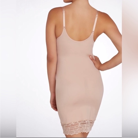 SPANX Red Hot Lace Full Slip Nude Small - Picture 2 of 11